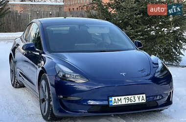 Седан Tesla Model 3 2020 в Києві
