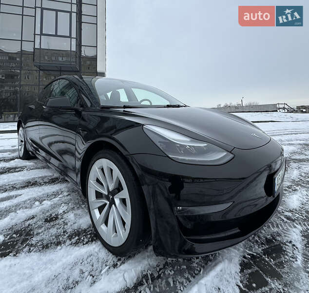 Седан Tesla Model 3 2022 в Днепре