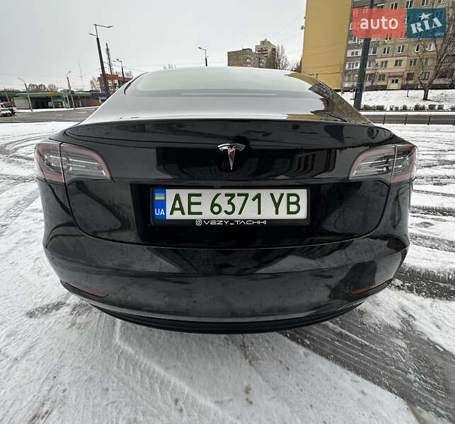 Седан Tesla Model 3 2022 в Днепре