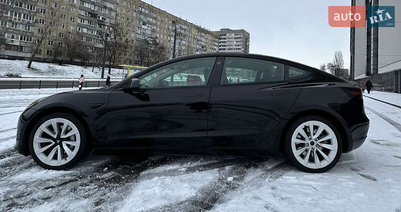 Седан Tesla Model 3 2022 в Днепре