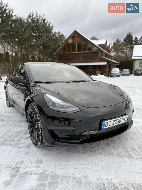 Седан Tesla Model 3 2022 в Львові