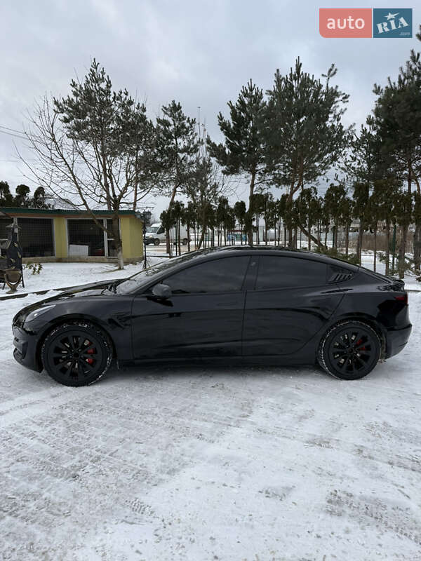 Седан Tesla Model 3 2022 в Львові