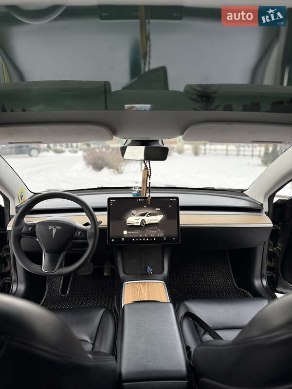 Седан Tesla Model 3 2022 в Львові