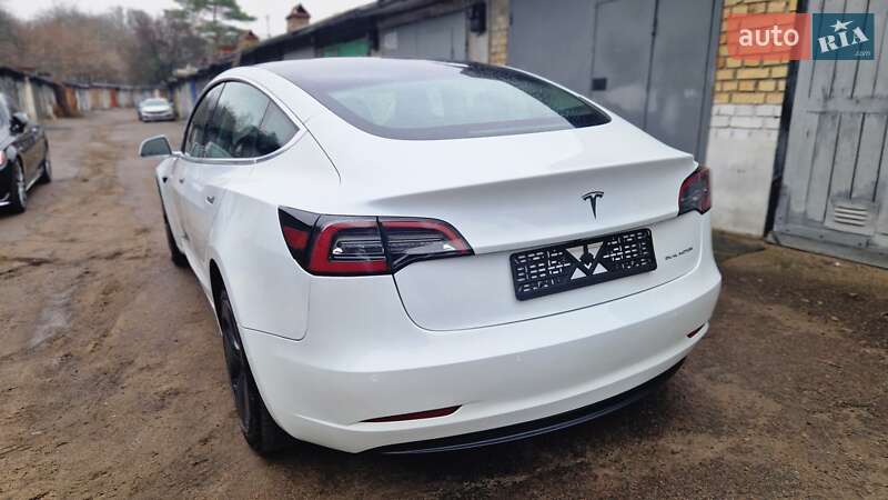 Седан Tesla Model 3 2020 в Києві фото 36 Седан Tesla Model 3 2020 в Києві