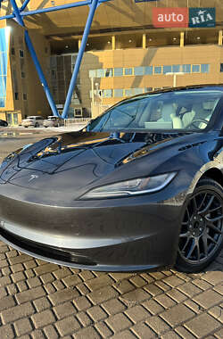 Седан Tesla Model 3 2025 в Харкові