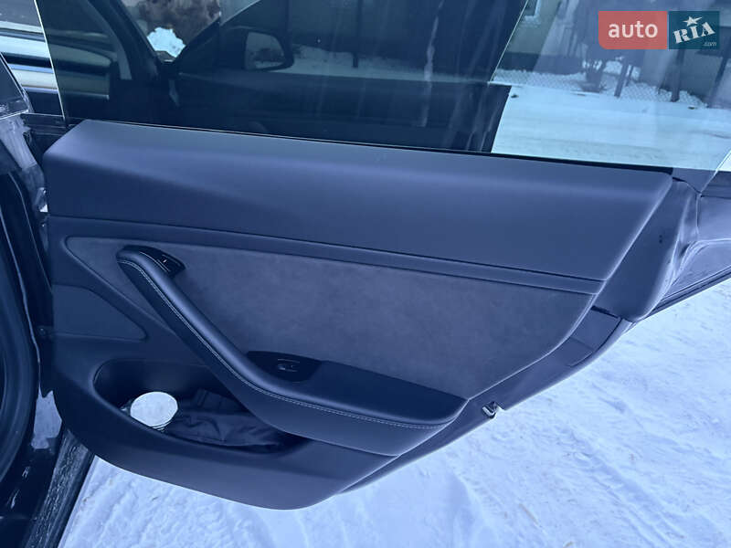 Седан Tesla Model 3 2019 в Львові фото 28 Седан Tesla Model 3 2019 в Львові