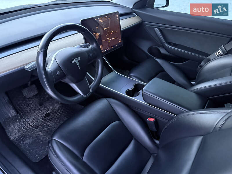 Седан Tesla Model 3 2019 в Львові фото 19 Седан Tesla Model 3 2019 в Львові