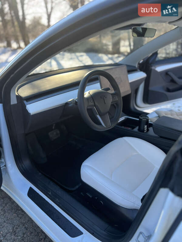 Седан Tesla Model 3 2022 в Львові