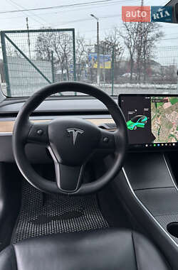 Седан Tesla Model 3 2020 в Кропивницком