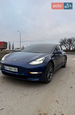 Седан Tesla Model 3 2022 в Золотоноше