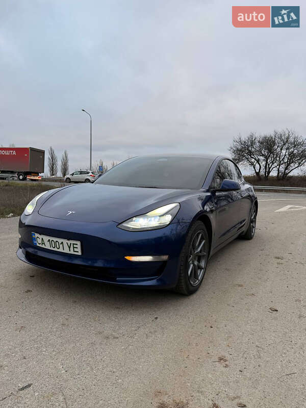 Tesla Model 3 2022