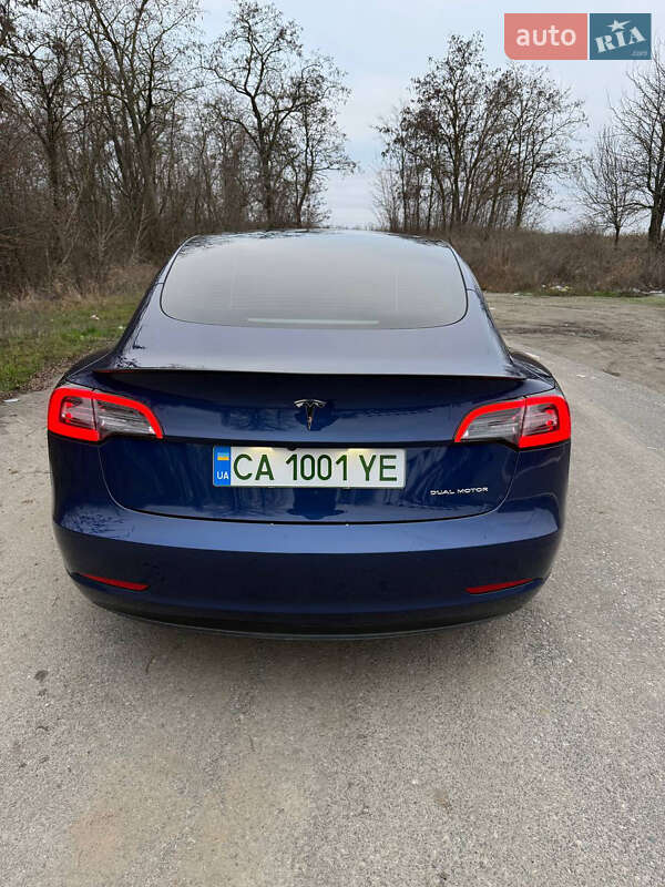 Седан Tesla Model 3 2022 в Золотоноші
