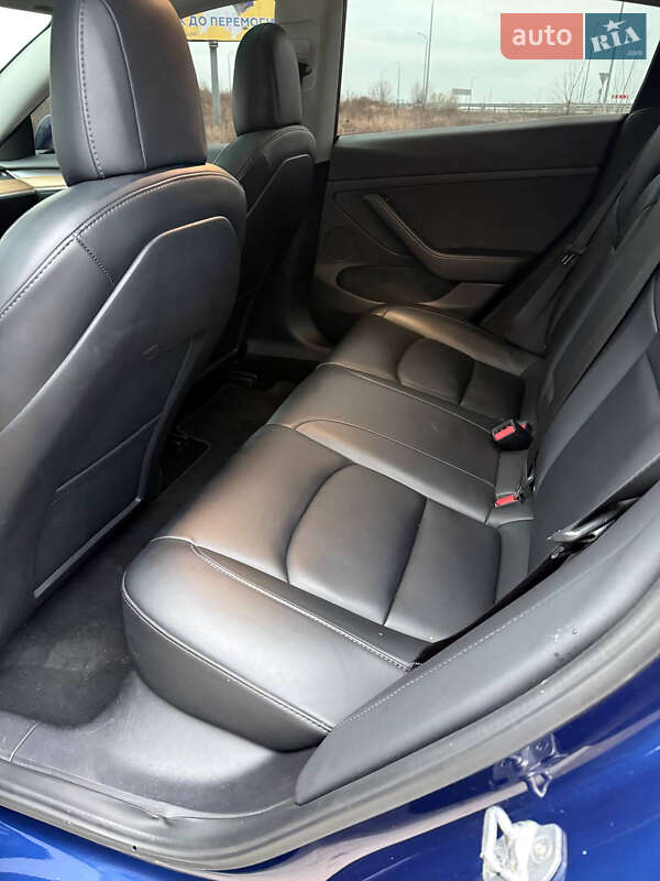 Седан Tesla Model 3 2022 в Золотоноші