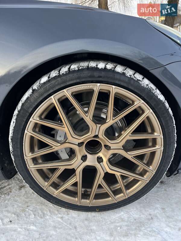 Седан Tesla Model 3 2021 в Львові