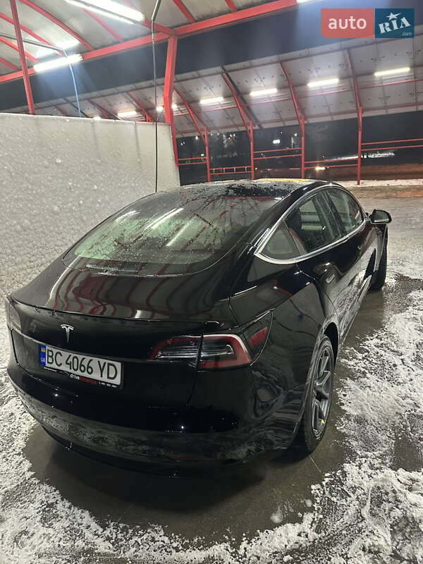 Седан Tesla Model 3 2019 в Луцьку фото 3 Седан Tesla Model 3 2019 в Луцьку