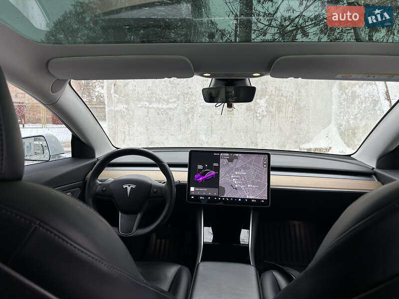 Седан Tesla Model 3 2019 в Здолбунове
