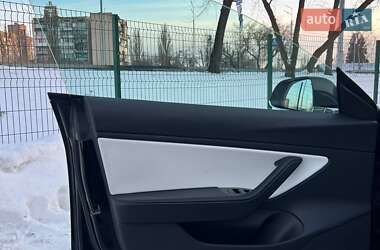 Седан Tesla Model 3 2019 в Киеве