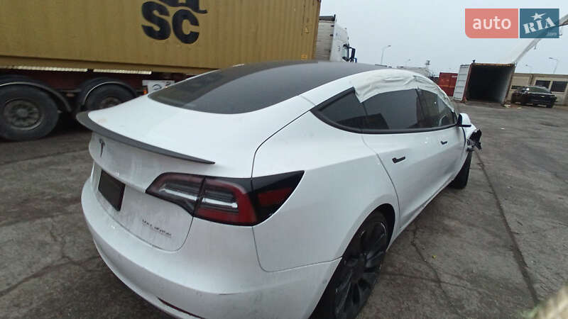 Седан Tesla Model 3 2022 в Києві