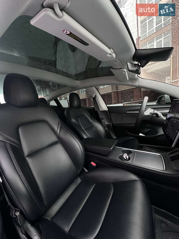 Седан Tesla Model 3 2021 в Івано-Франківську