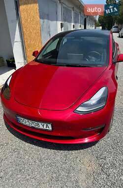 Седан Tesla Model 3 2023 в Скалате