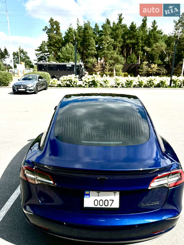 Седан Tesla Model 3 2019 в Києві