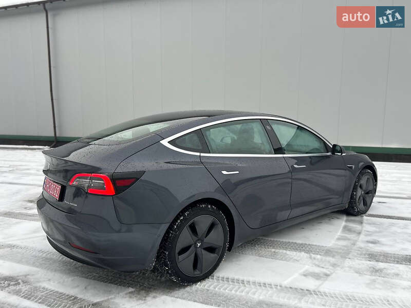 Седан Tesla Model 3 2020 в Виннице