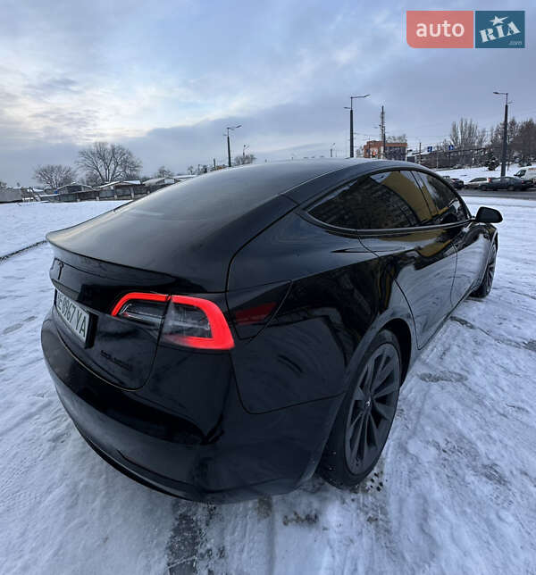 Седан Tesla Model 3 2022 в Днепре