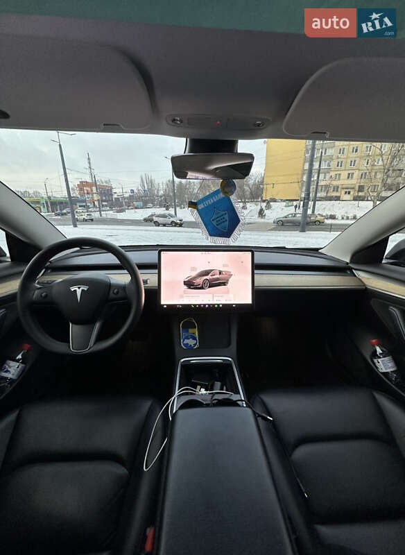 Седан Tesla Model 3 2022 в Днепре