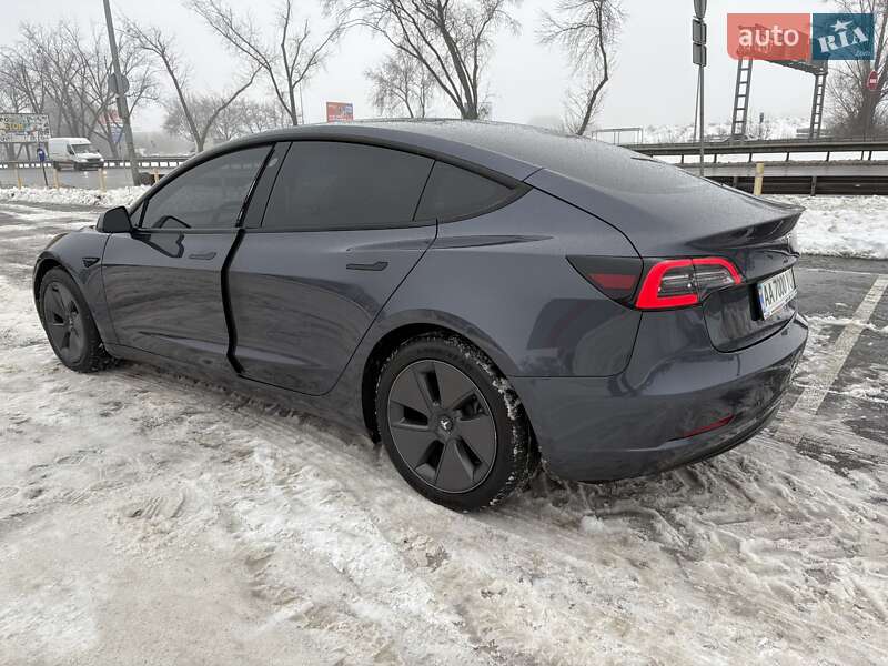 Седан Tesla Model 3 2022 в Киеве