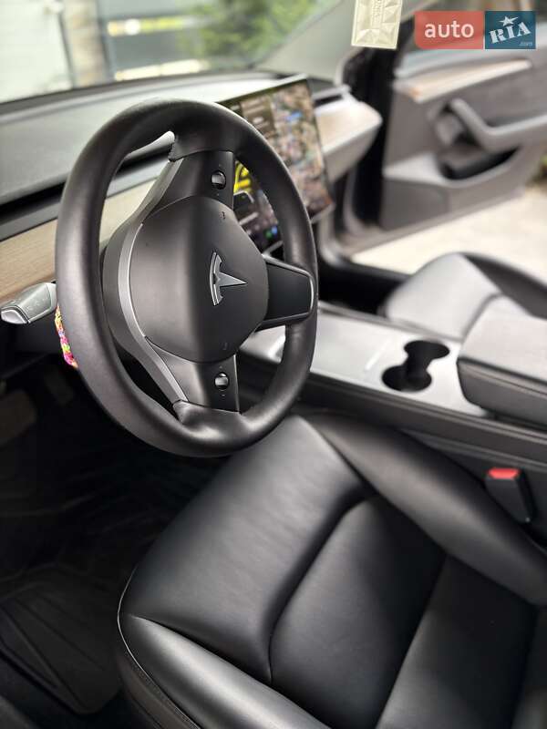 Седан Tesla Model 3 2022 в Киеве