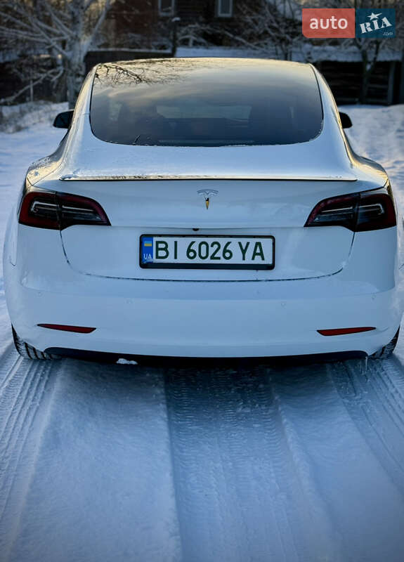Седан Tesla Model 3 2021 в Полтаве
