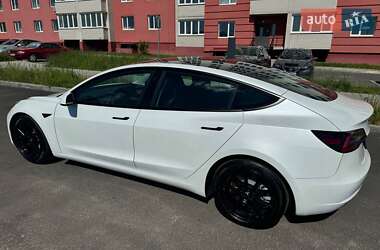 Седан Tesla Model 3 2022 в Виннице