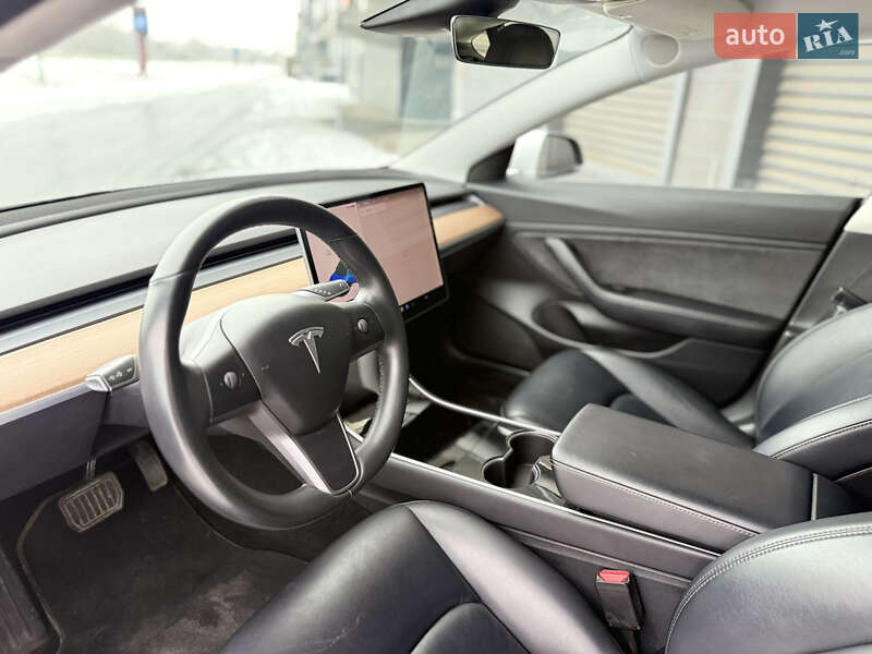 Седан Tesla Model 3 2018 в Киеве