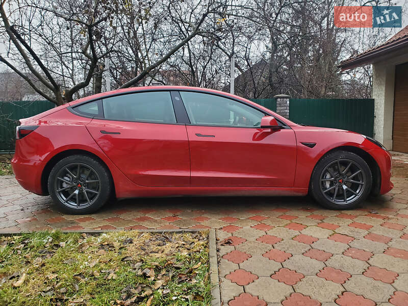 Седан Tesla Model 3 2022 в Ивано-Франковске