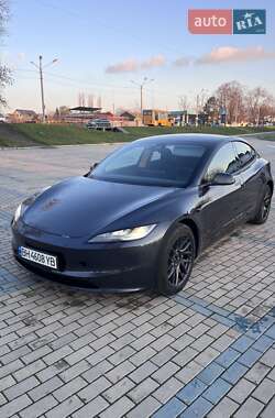 Седан Tesla Model 3 2024 в Ізмаїлі