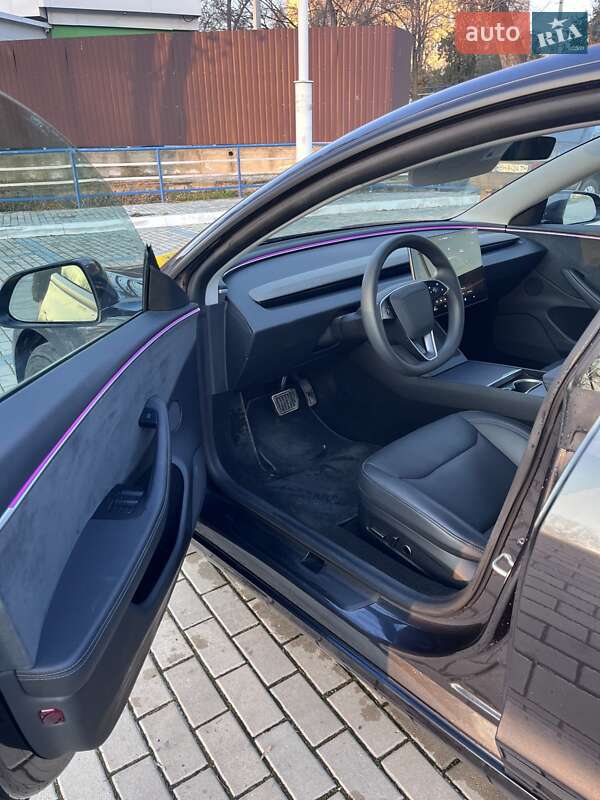 Седан Tesla Model 3 2024 в Ізмаїлі