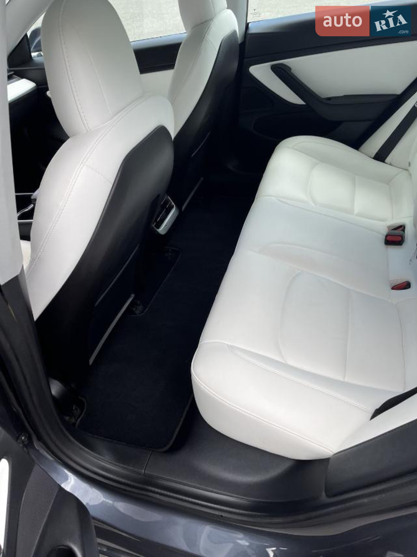 2020 Tesla Model 3 - мініатюра 11