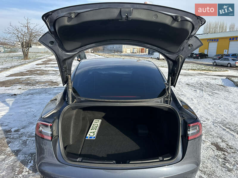 Седан Tesla Model 3 2023 в Черкассах