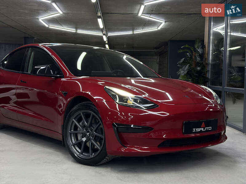Седан Tesla Model 3 2021 в Одессе