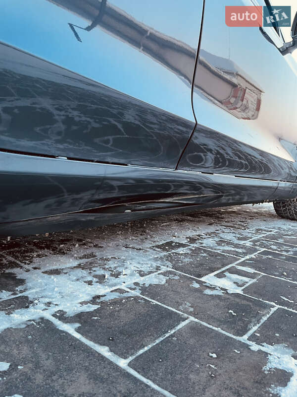 Седан Tesla Model 3 2019 в Луцке