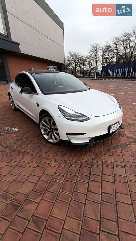 Седан Tesla Model 3 2019 в Одессе