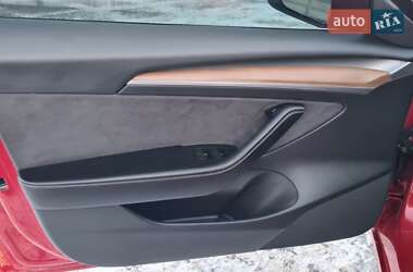 Седан Tesla Model 3 2022 в Черкассах