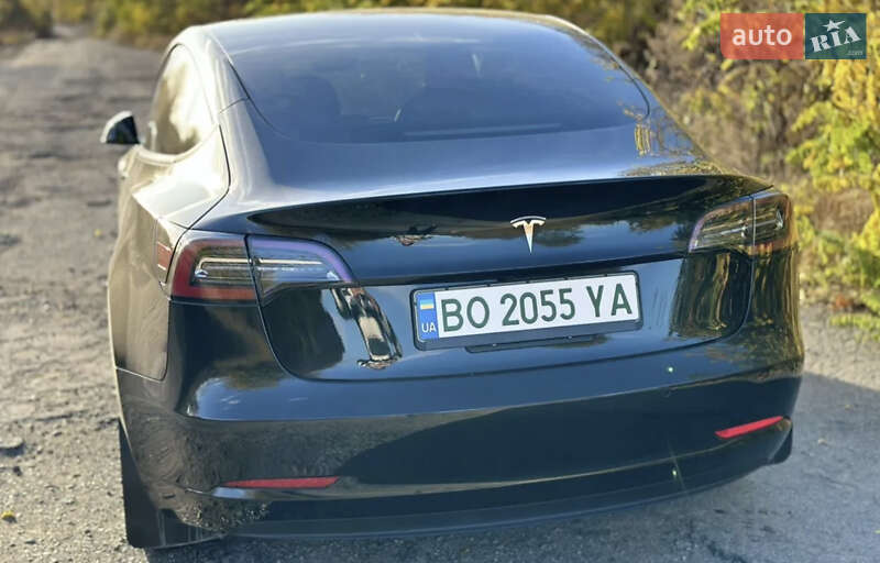 Седан Tesla Model 3 2022 в Тернополе