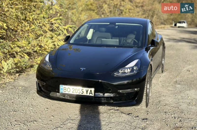 Седан Tesla Model 3 2022 в Тернополе