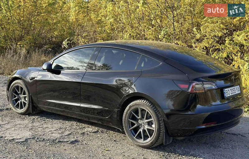 Седан Tesla Model 3 2022 в Тернополе