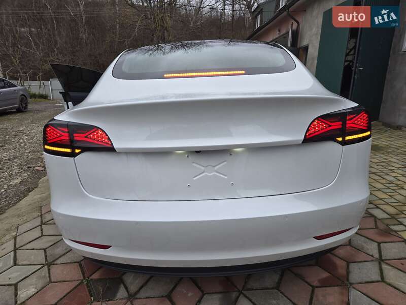 Седан Tesla Model 3 2019 в Снятине