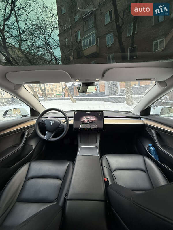 Седан Tesla Model 3 2023 в Києві