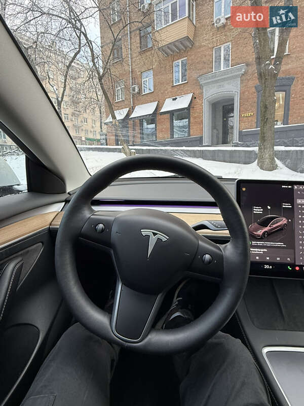 Седан Tesla Model 3 2023 в Києві