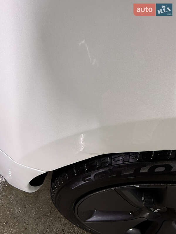 Седан Tesla Model 3 2023 в Києві