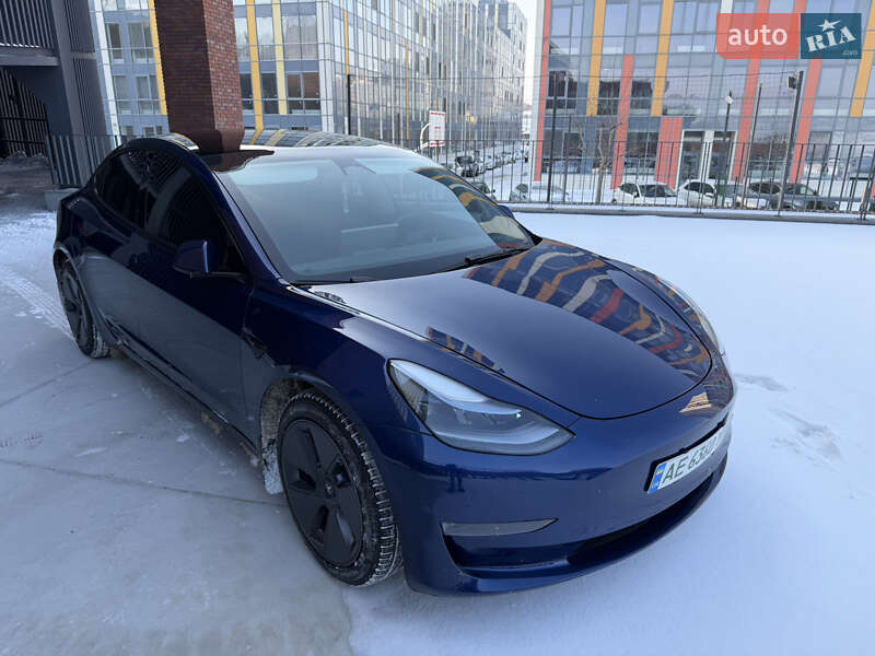 Седан Tesla Model 3 2023 в Днепре